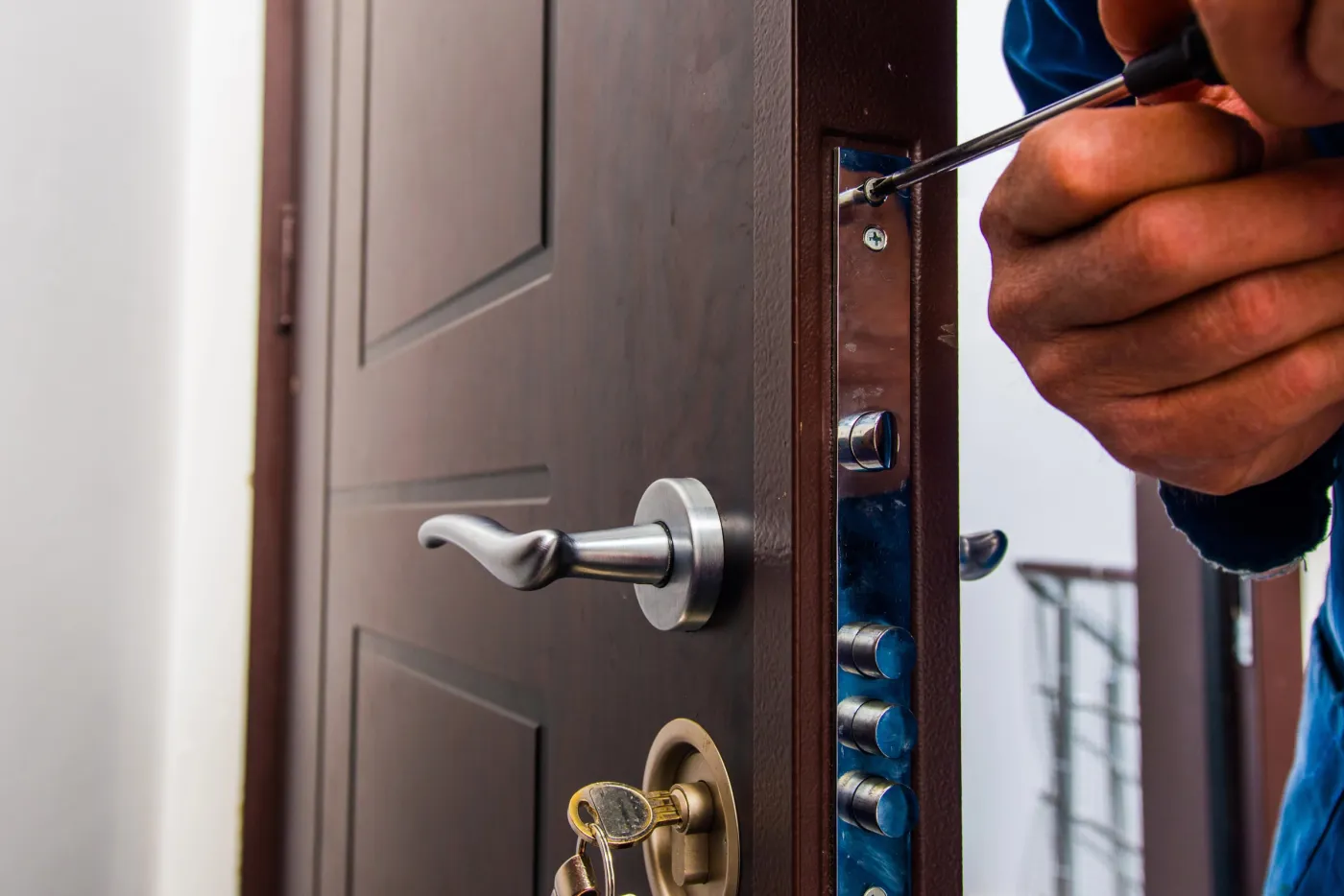 Remplacement d'un cylindre sur une porte d'entrée dans le 93